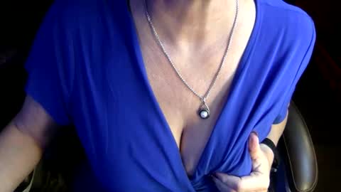 Snapshot of tessa_foxxx chatting on November 4, 2025, 12:21 am tessa_foxxx online show from November 4, 2025, 12:21 am
