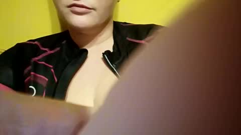 Tessa Renata online show from November 11, 2025, 3:06 am