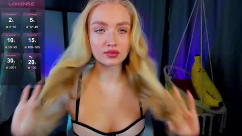 Snapshot of tessahamilton chatting on February 10, 2026, 1:04 pm TessaHamilton online show from February 10, 2026, 1:04 pm