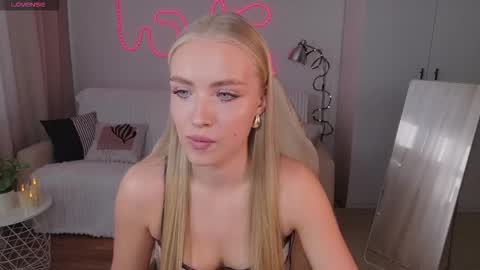 Snapshot of tessahamilton chatting on February 22, 2026, 7:51 am TessaHamilton online show from February 22, 2026, 7:51 am