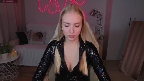 Snapshot of tessahamilton chatting on February 23, 2026, 5:54 pm TessaHamilton online show from February 23, 2026, 5:54 pm