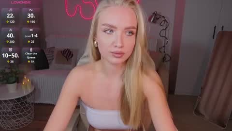 Snapshot of tessahamilton chatting on February 24, 2026, 3:21 pm TessaHamilton online show from February 24, 2026, 3:21 pm