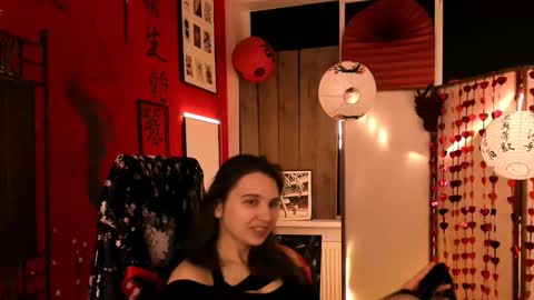 Tessa online show from February 17, 2026, 5:37 am