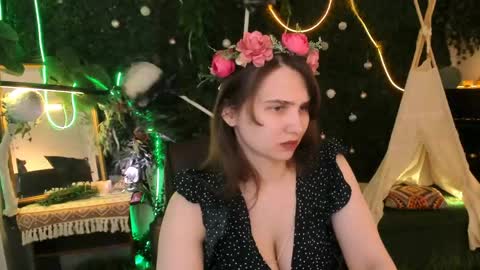 Snapshot of tessamill chatting on May 12, 2026, 5:26 am Tessa online show from May 12, 2026, 5:26 am