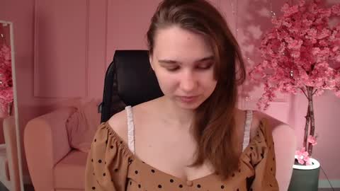 Snapshot of tessamill chatting on May 21, 2026, 5:36 am Tessa online show from May 21, 2026, 5:36 am