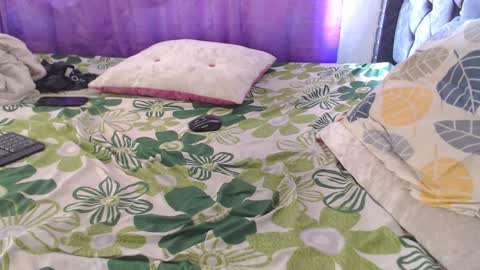 Snapshot of tessayleo_13 chatting on January 22, 2025, 8:06 pm tessa y leo online show from January 22, 2025, 8:06 pm