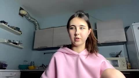 Tess online show from October 16, 2025, 8:21 pm