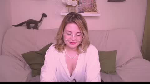 Snapshot of tesspleasure chatting on December 26, 2024, 7:03 am TESSA online show from December 26, 2024, 7:03 am