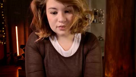 TESSA online show from November 28, 2025, 11:13 am