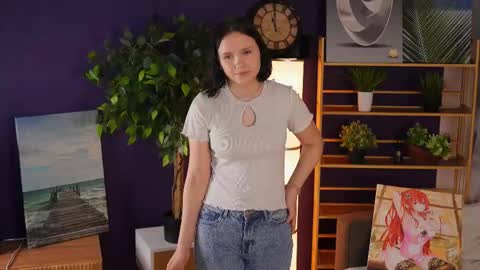 Snapshot of tesssmylie chatting on October 21, 2025, 4:30 pm Alice online show from October 21, 2025, 4:30 pm
