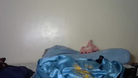 Tyennah online show from November 6, 2025, 1:34 pm