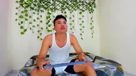 Snapshot of teylor_hot_21cm chatting on April 12, 2026, 5:23 am teylor_hot_21cm online show from April 12, 2026, 5:23 am