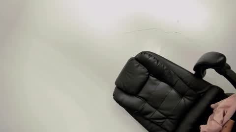 Luna online show from March 29, 2026, 4:51 pm