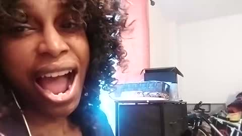 Snapshot of tgirlfairy chatting on December 5, 2024, 7:17 pm sexi lexi online show from December 5, 2024, 7:17 pm