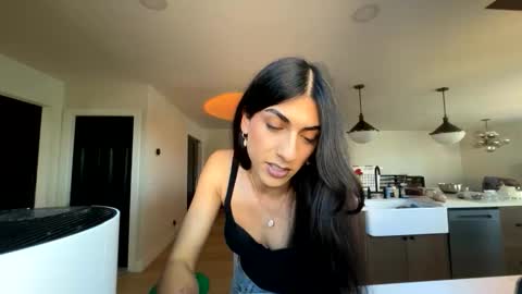 Snapshot of tgirltoesx chatting on May 6, 2026, 11:21 pm babygirlmami online show from May 6, 2026, 11:21 pm