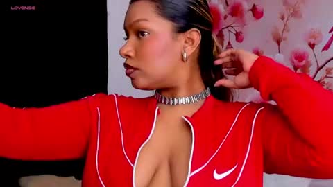 Snapshot of thais_waldrof chatting on July 18, 2026, 5:33 am Andreina online show from July 18, 2026, 5:33 am
