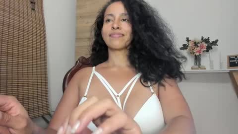 Snapshot of thali_gomex chatting on January 8, 2025, 9:34 pm Thalia Gomex online show from January 8, 2025, 9:34 pm