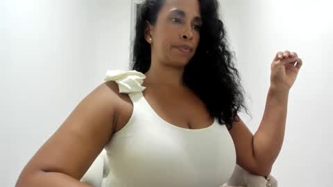Snapshot of thali_gomex chatting on January 29, 2025, 3:01 am Thalia Gomex online show from January 29, 2025, 3:01 am