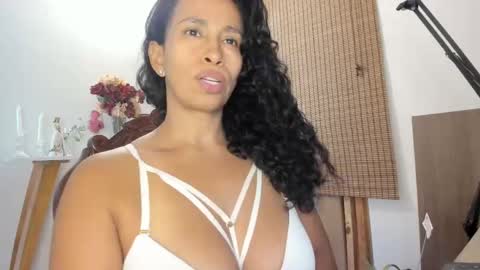 Snapshot of thali_gomex chatting on September 10, 2025, 9:37 pm Thalia Gomex online show from September 10, 2025, 9:37 pm