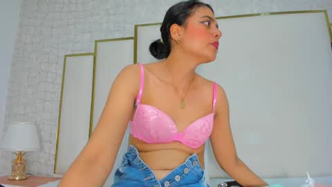 Snapshot of thalia888_ chatting on November 23, 2025, 7:02 pm thalia888_ online show from November 23, 2025, 7:02 pm