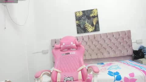 Snapshot of thalia_ssmith chatting on March 20, 2026, 9:30 pm thalia online show from March 20, 2026, 9:30 pm