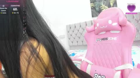 Snapshot of thalia_ssmith chatting on March 25, 2026, 9:43 pm thalia online show from March 25, 2026, 9:43 pm