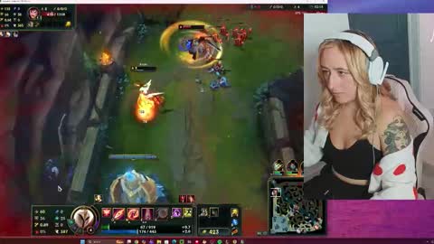 thaliacollinsss online show from February 9, 2026, 8:46 pm