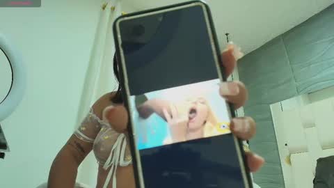 Thalia online show from February 12, 2026, 8:04 pm