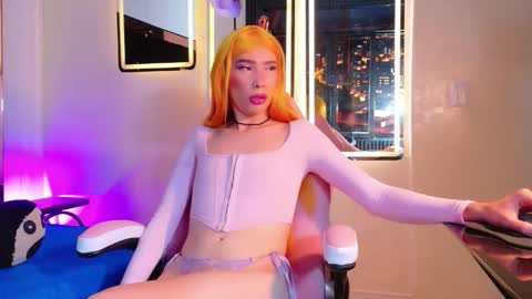 thamara_roberts online show from May 1, 2026, 8:13 pm