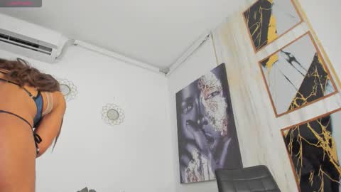 Snapshot of thamara_thompsonts chatting on October 26, 2025, 2:34 pm Thamara Thompsont online show from October 26, 2025, 2:34 pm