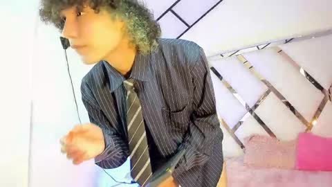 thanier_18 online show from May 16, 2026, 7:45 pm
