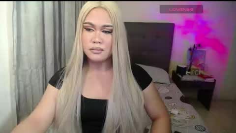 Snapshot of thatgirloctavia chatting on March 1, 2025, 12:45 pm NOEY online show from March 1, 2025, 12:45 pm