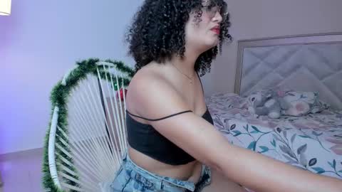 Snapshot of thayla_brince_ chatting on November 13, 2025, 8:08 pm thayla_brince_ online show from November 13, 2025, 8:08 pm