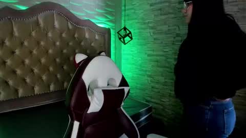 i am Cat  online show from February 14, 2025, 4:41 pm