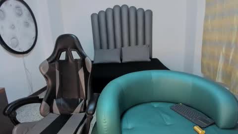 Sofa  Guadalupe online show from October 6, 2025, 11:51 am