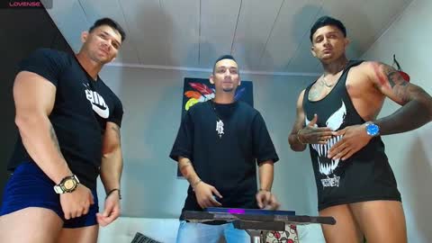 SCOTT  THEO  KAMERON  GENDERSON online show from December 7, 2024, 12:08 am