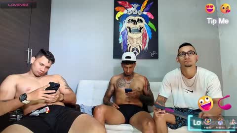 SCOTT  THEO  KAMERON  GENDERSON online show from January 18, 2025, 7:15 pm