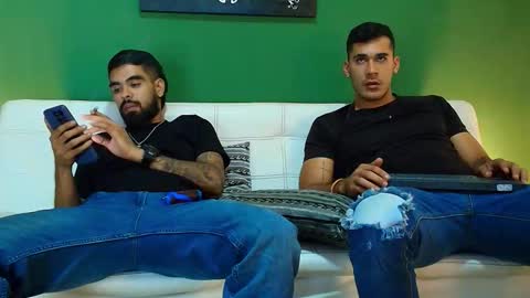 SCOTT  THEO  KAMERON  GENDERSON online show from September 12, 2025, 2:55 am