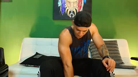 SCOTT  THEO  KAMERON  GENDERSON online show from September 19, 2025, 12:02 am