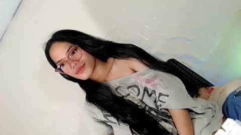 the_horny_bella online show from April 12, 2026, 6:02 pm