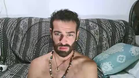 Snapshot of the_nomad_show chatting on October 4, 2025, 2:20 am T online show from October 4, 2025, 2:20 am