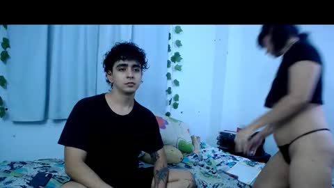 Snapshot of the_r00m chatting on November 6, 2025, 11:04 pm Jaime Angela online show from November 6, 2025, 11:04 pm