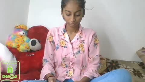Snapshot of the_right_girl chatting on December 18, 2024, 5:15 am Suzan Sexy online show from December 18, 2024, 5:15 am