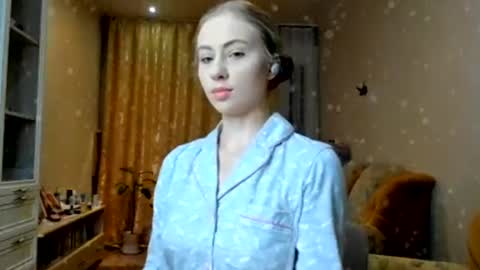 Ally    STREAMING ON TWITCH NOW Check my Twitter for updates online show from January 5, 2025, 1:15 pm