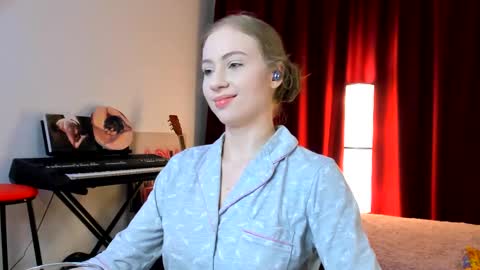 Ally    STREAMING ON TWITCH NOW Check my Twitter for updates online show from March 9, 2025, 11:46 pm