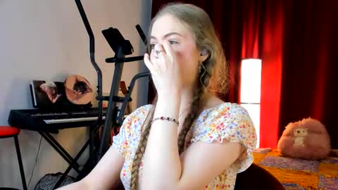 Ally    STREAMING ON TWITCH NOW Check my Twitter for updates online show from October 22, 2025, 1:44 pm