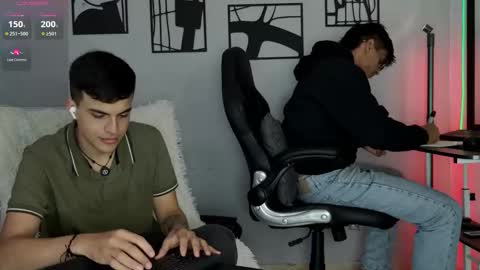 Snapshot of the_suite_boys chatting on March 19, 2026, 11:03 am Damian and Nico online show from March 19, 2026, 11:03 am