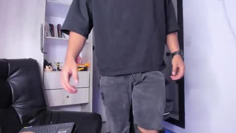 Snapshot of the_weed_guys chatting on November 9, 2025, 10:52 pm Danny online show from November 9, 2025, 10:52 pm