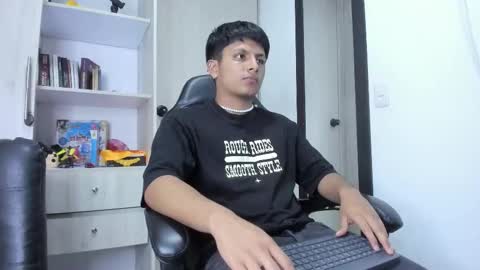 Snapshot of the_weed_guys chatting on November 28, 2025, 1:30 am Danny online show from November 28, 2025, 1:30 am