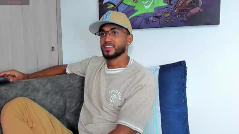 Snapshot of theblack_frank chatting on December 3, 2025, 1:31 pm theblack_frank online show from December 3, 2025, 1:31 pm